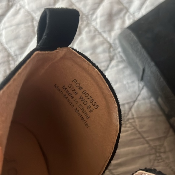 Journey Collection Black suede ankle boots size 8 1/2, Wide - Picture 5 of 6